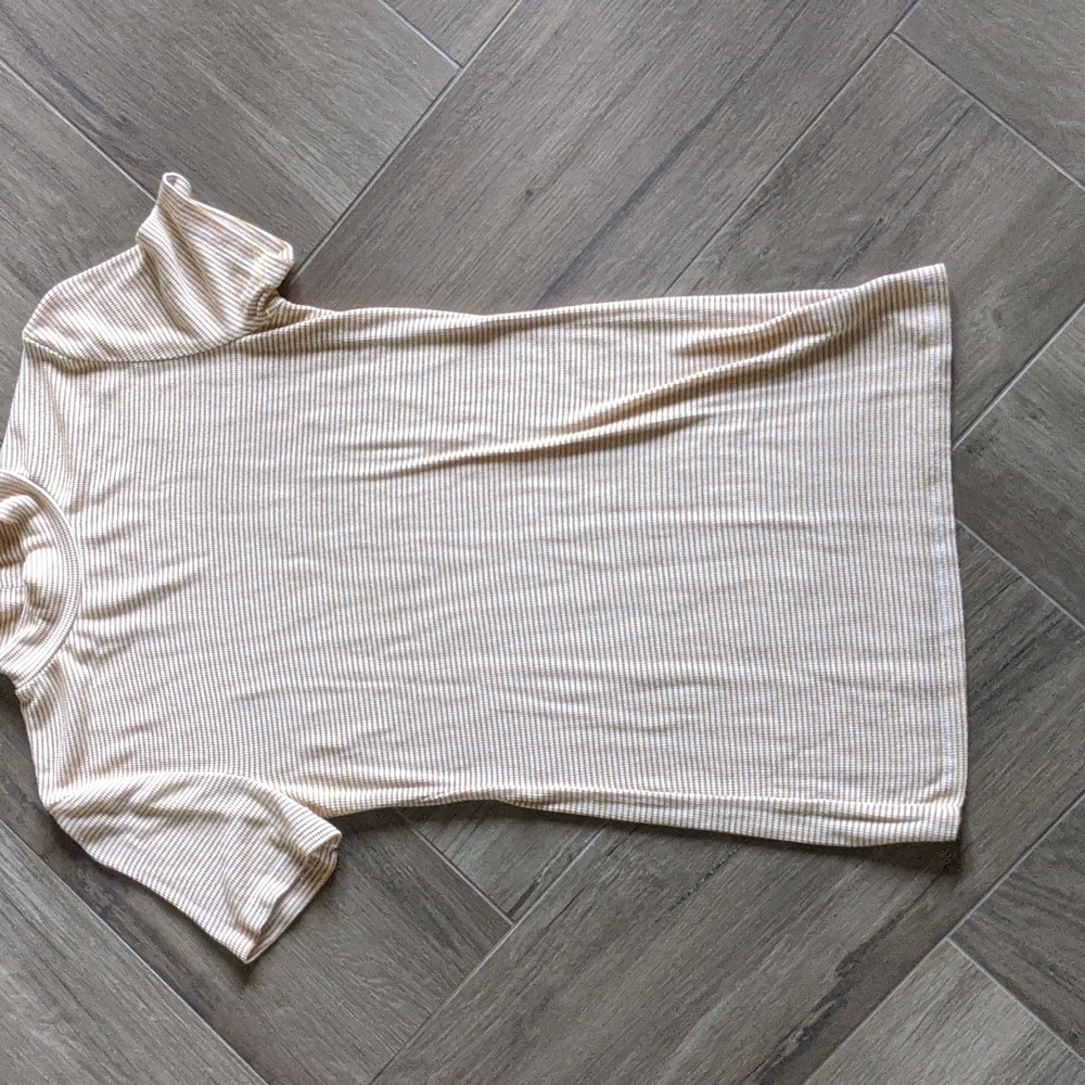 Pure good by anthropology t-shirt size SM.